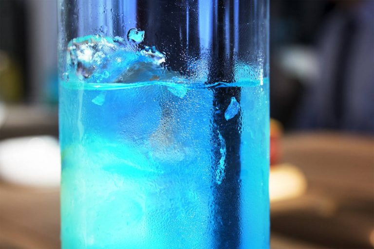 Comment préparer le cocktail Deep Blue